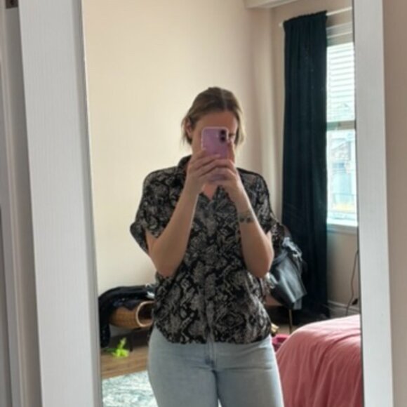 Black and white blouse - Picture 3 of 6